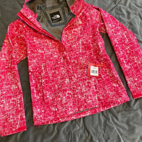Hot pink and white, woman’s small, North Face jacket. Brand new with tags - Picture 3 of 3